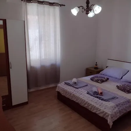Apartment Eldi *